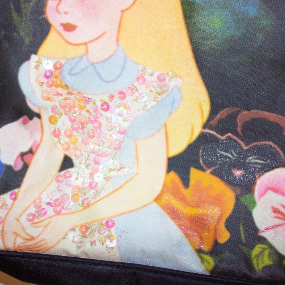 Disney Alice in Wonderland Vintage Shoulder Bag 🦋🤍 - Picture 7 of 12